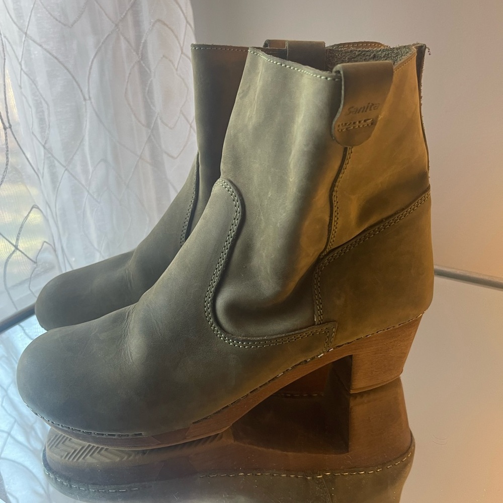 SANITA Green Boot- Size 41